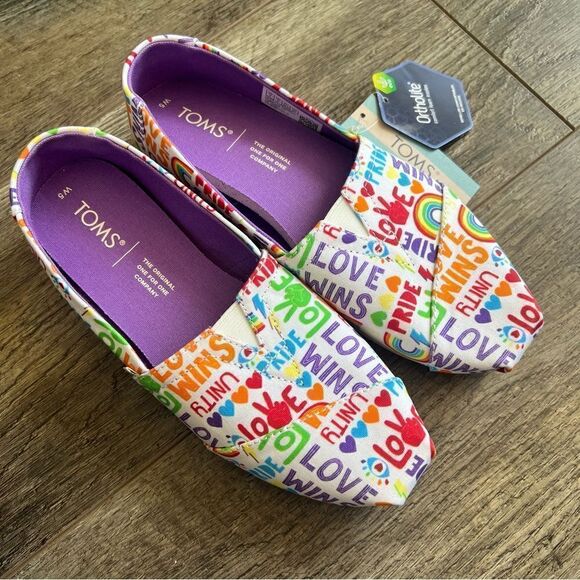 𝅺Toms Alpargata Unity Love Wins Slip on Shoes NWT Size 5 Pride Rainbow Sneakers - Picture 8 of 10